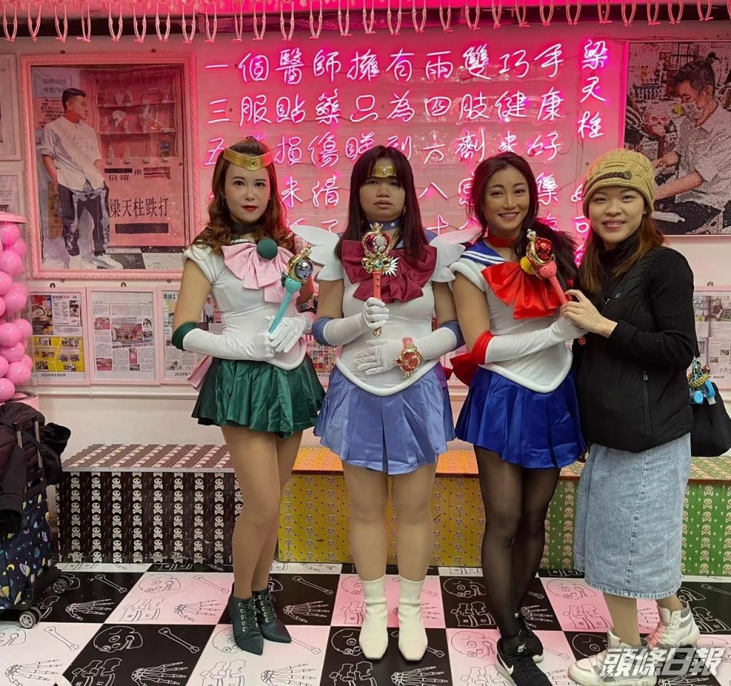 網民話想被阿儀（左二）懲罰。